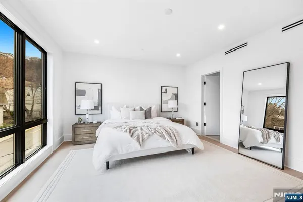 $1,775,000 | 25 Garden Place, Unit A, Edgewater, NJ 07020