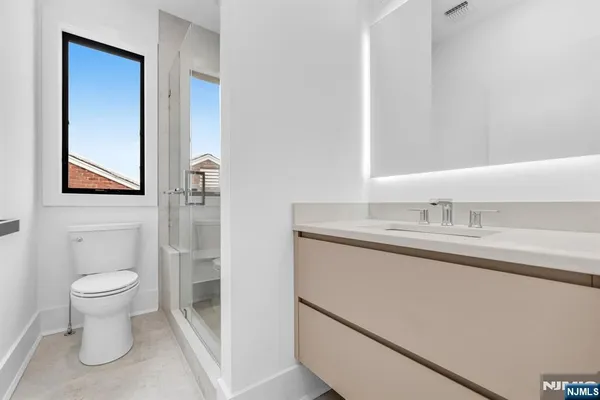 $1,775,000 | 25 Garden Place, Unit A, Edgewater, NJ 07020