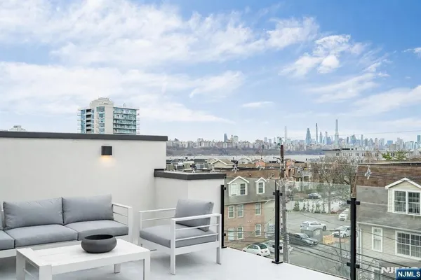 $1,775,000 | 25 Garden Place, Unit A, Edgewater, NJ 07020