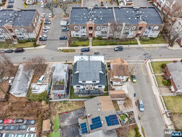 $1,775,000 | 25 Garden Place, Unit A, Edgewater, NJ 07020