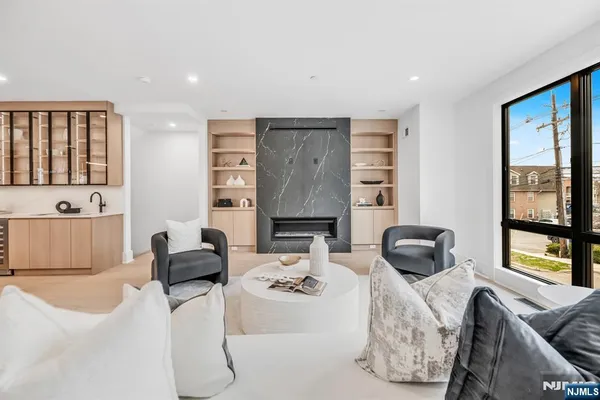 $1,775,000 | 25 Garden Place, Unit A, Edgewater, NJ 07020