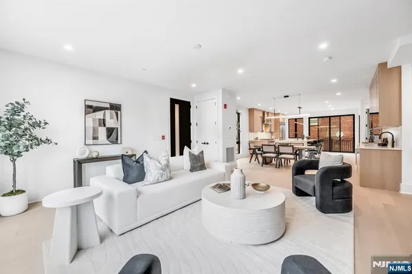 $1,775,000 | 25 Garden Place, Unit A, Edgewater, NJ 07020