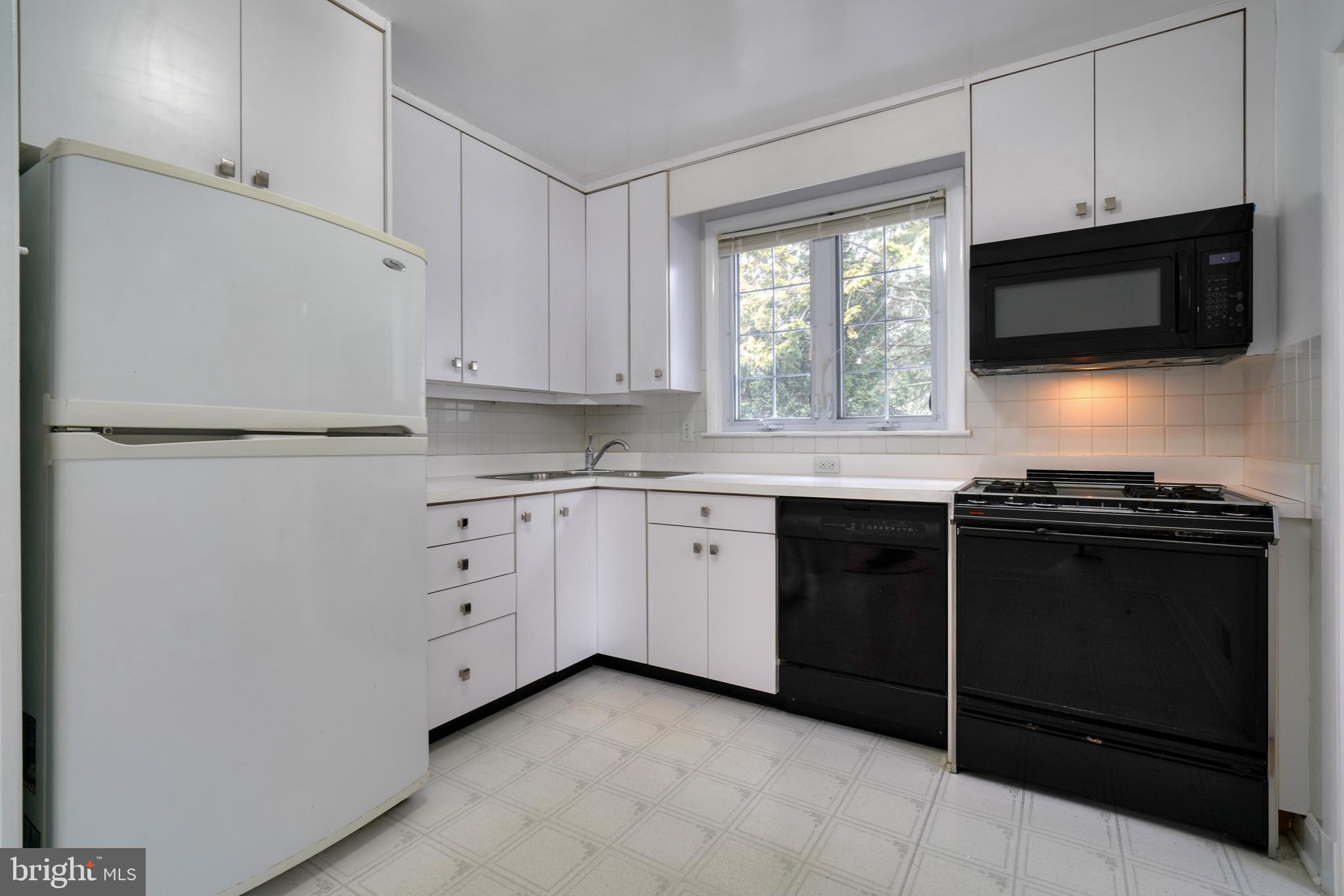8402 Saunders Road Lutherville-Timonium, MD 21093 - Photo 12 of 39 Gallery Image 12