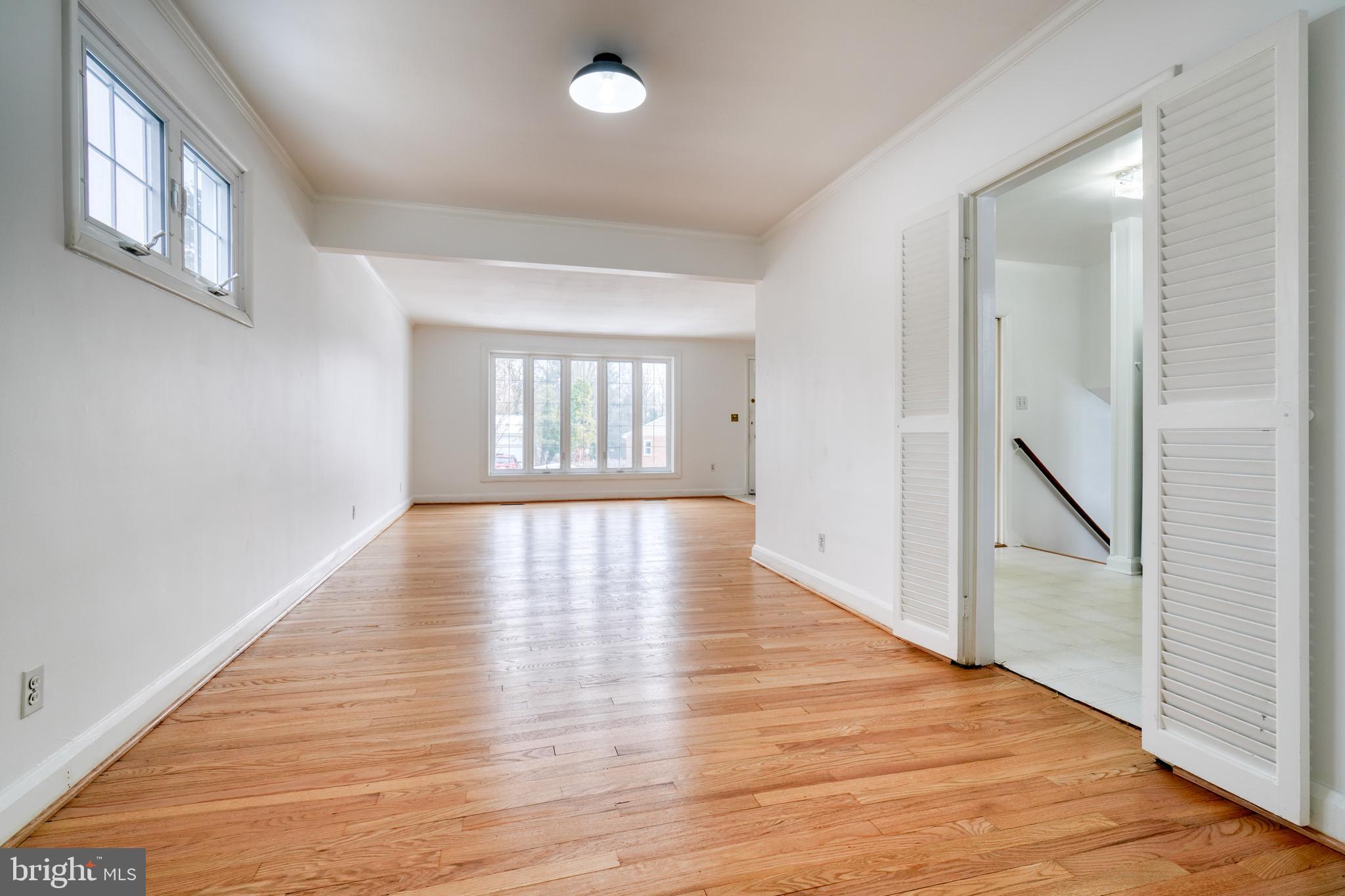 8402 Saunders Road Lutherville-Timonium, MD 21093 - Photo 8 of 39 Gallery Image 8