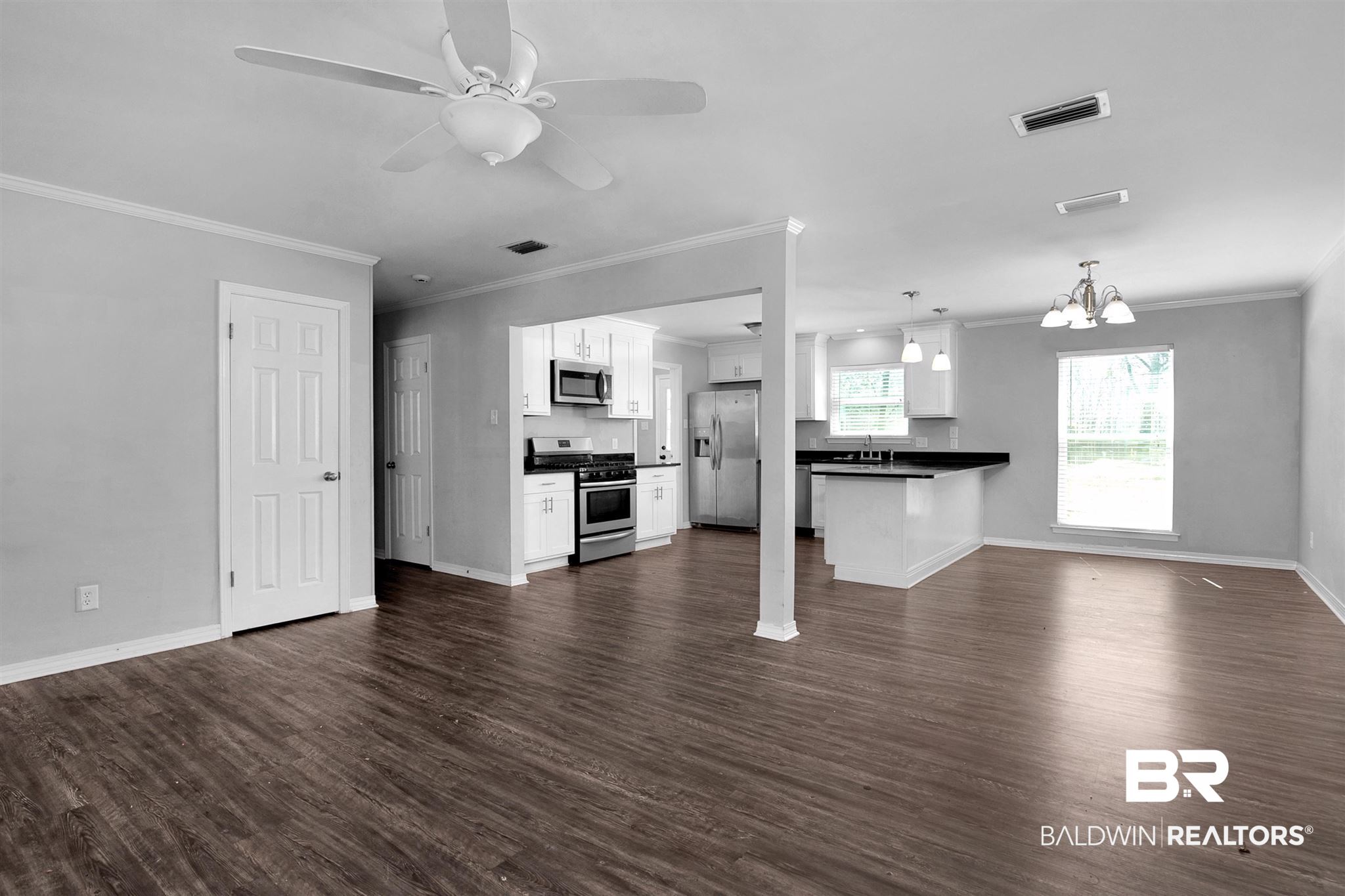 10171 British Court Semmes, AL 36575 - Photo 3 of 16 NEW Laminate!