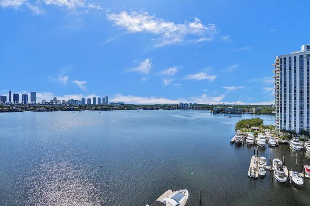 $560,000 | 17111 Biscayne Boulevard, North Miami Beach, FL 33160