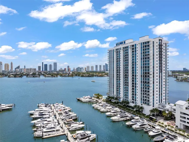 $560,000 | 17111 Biscayne Boulevard, North Miami Beach, FL 33160