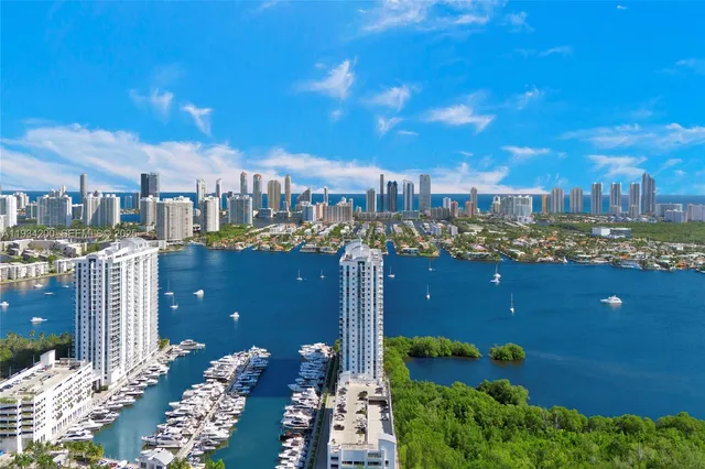 $560,000 | 17111 Biscayne Boulevard, North Miami Beach, FL 33160