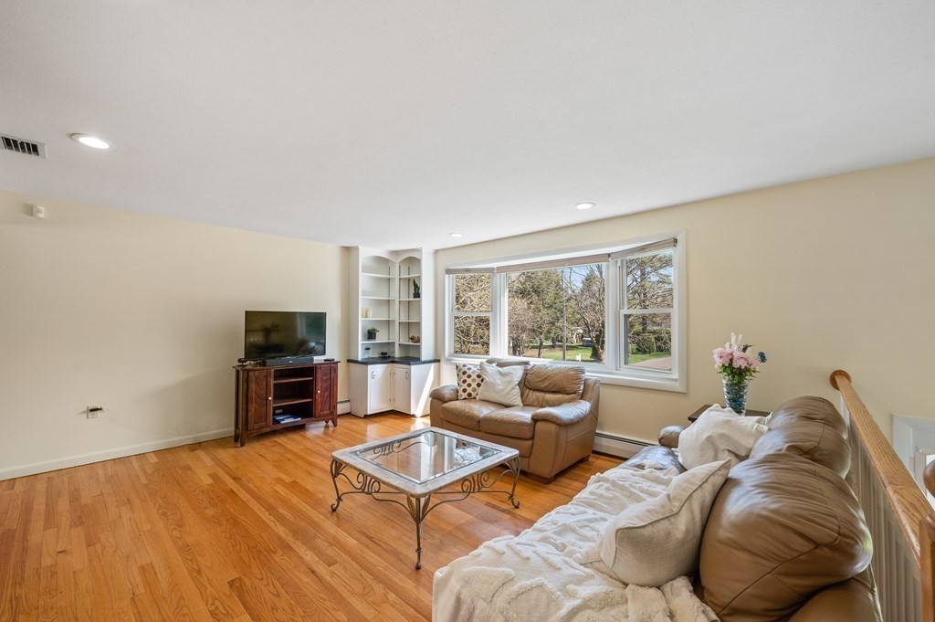 20 Ashford Road Longmeadow, MA 01106 - Photo 3 of 40