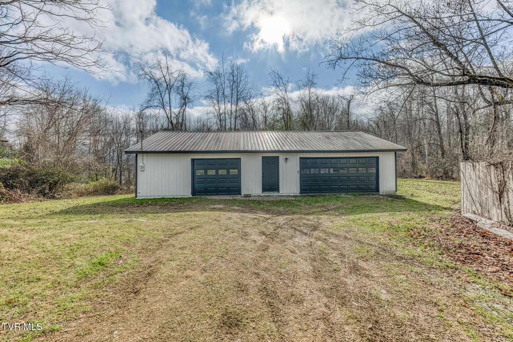 2230 Dave Buck Road Johnson City, TN 37601 - Photo 3 of 30 Detached Garage
