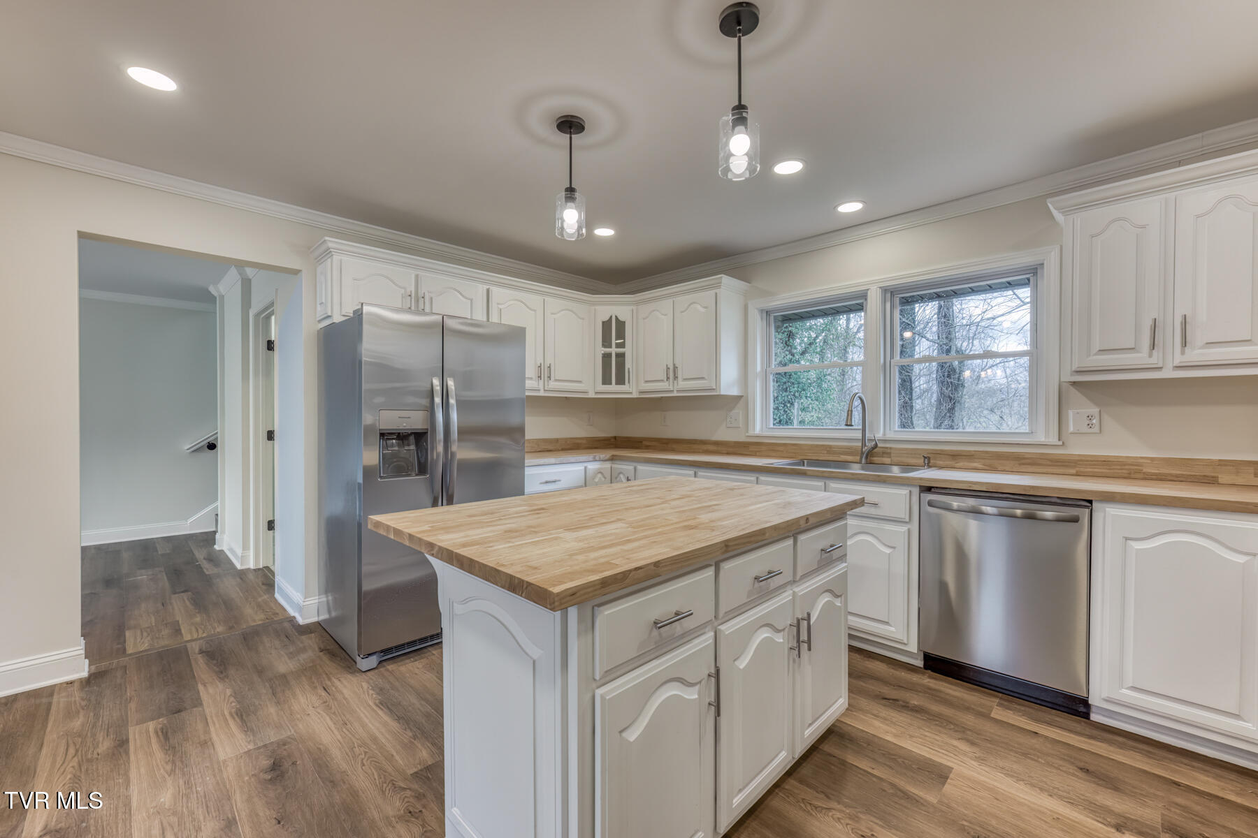2230 Dave Buck Road Johnson City, TN 37601 - Photo 8 of 30 Kitchen