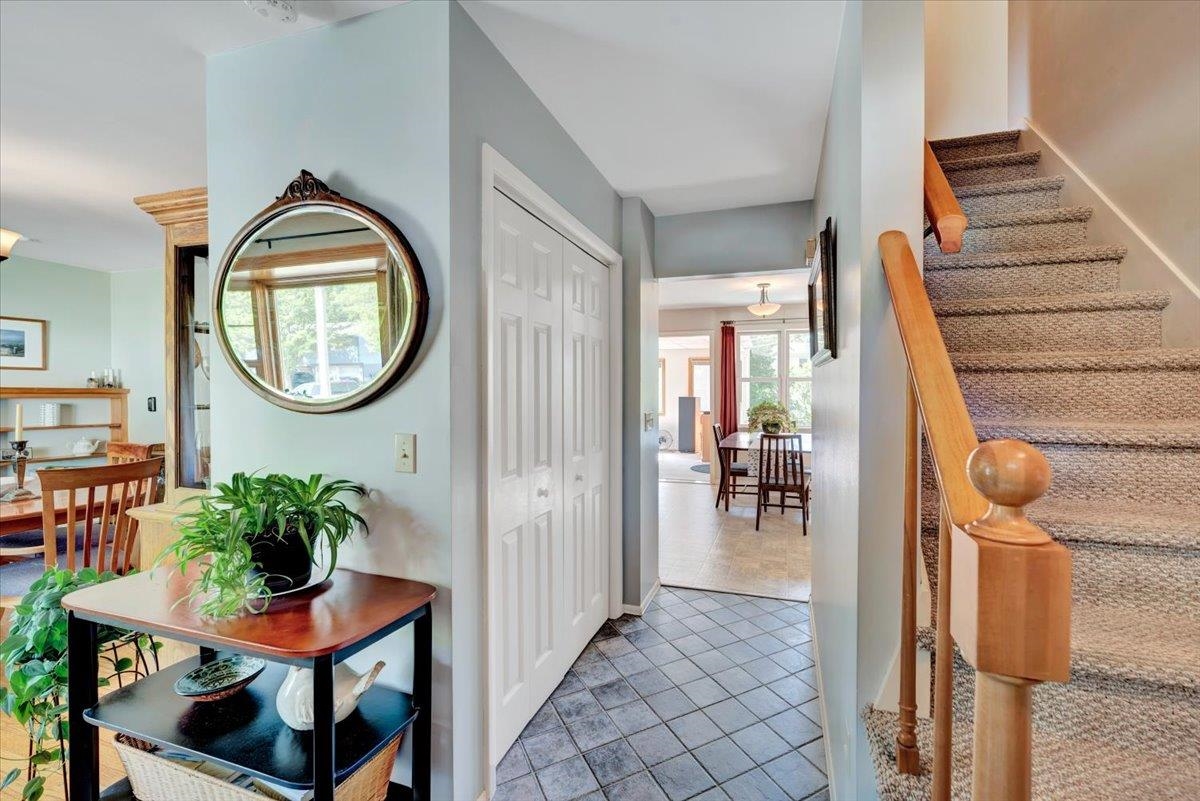 64 Sandy Lane Burlington, VT 05408 - Photo 2 of 48