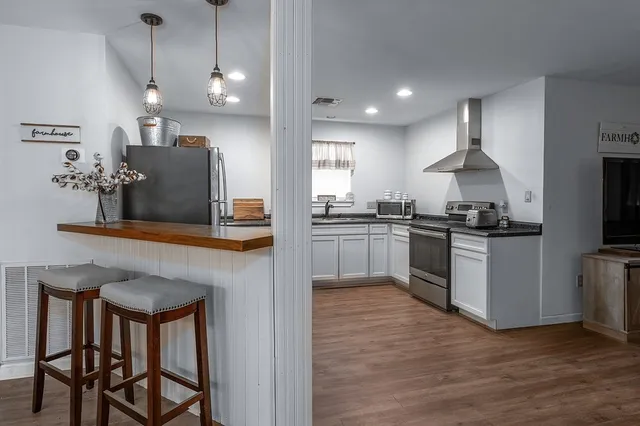 $1,030,000 | 3377 O Quinn Branch Road, La Grange, TX 78945