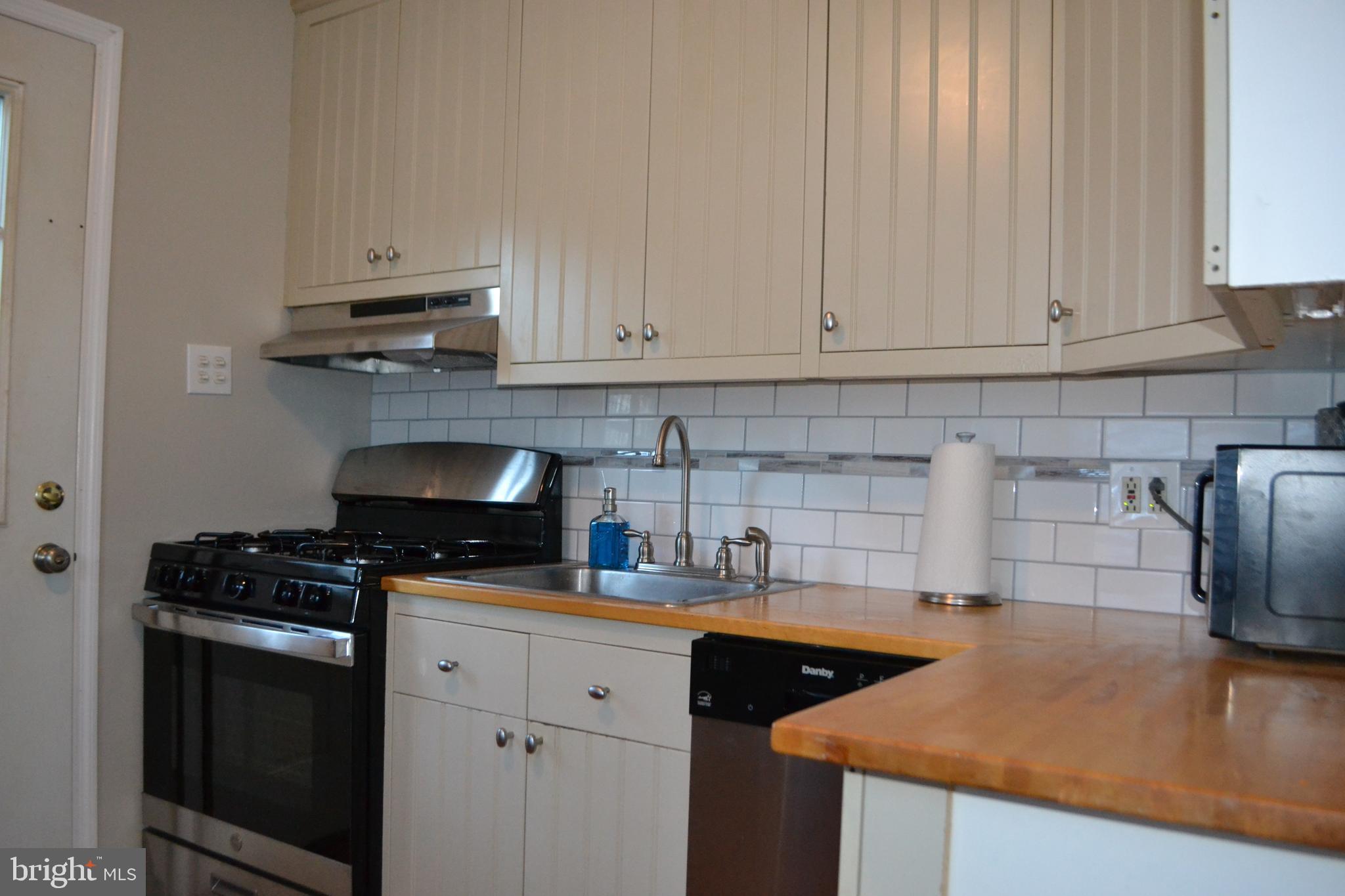 232 Clamer Road Ewing, NJ 08628 - Photo 7 of 15 New stainless steel gas oven & range hood