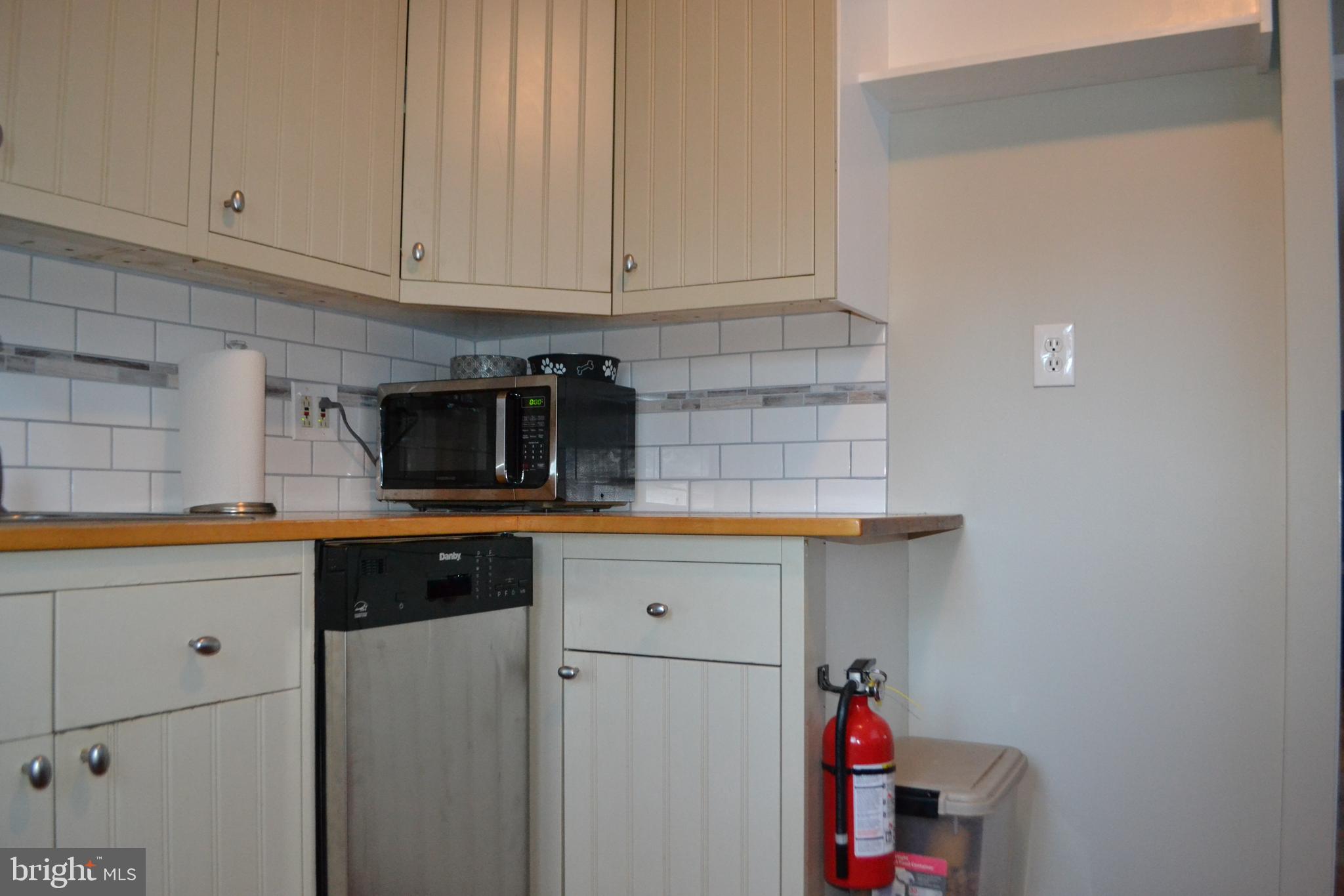 232 Clamer Road Ewing, NJ 08628 - Photo 8 of 15 New SS dishwasher & backsplash, lots of cabinets