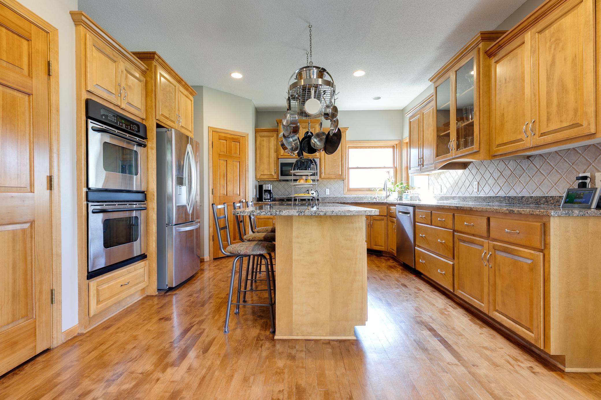 7568 Walnut Curve Chanhassen, MN 55317 - Photo 8 of 53