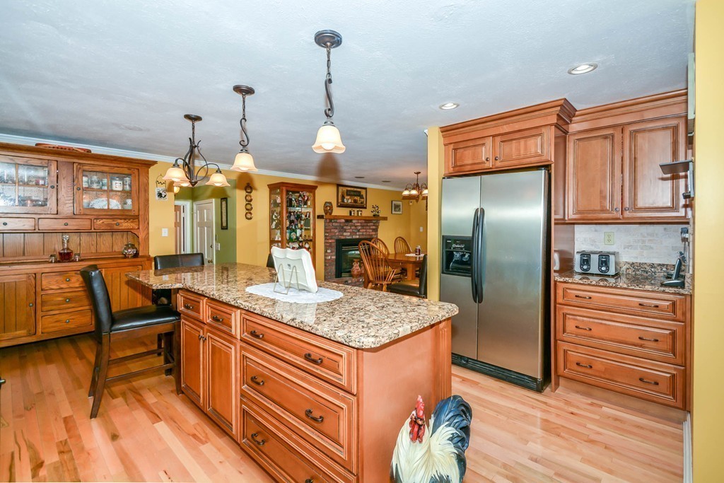 142 Lexington Road Dracut, MA 01826 - Photo 15 of 30 Gallery Image 15