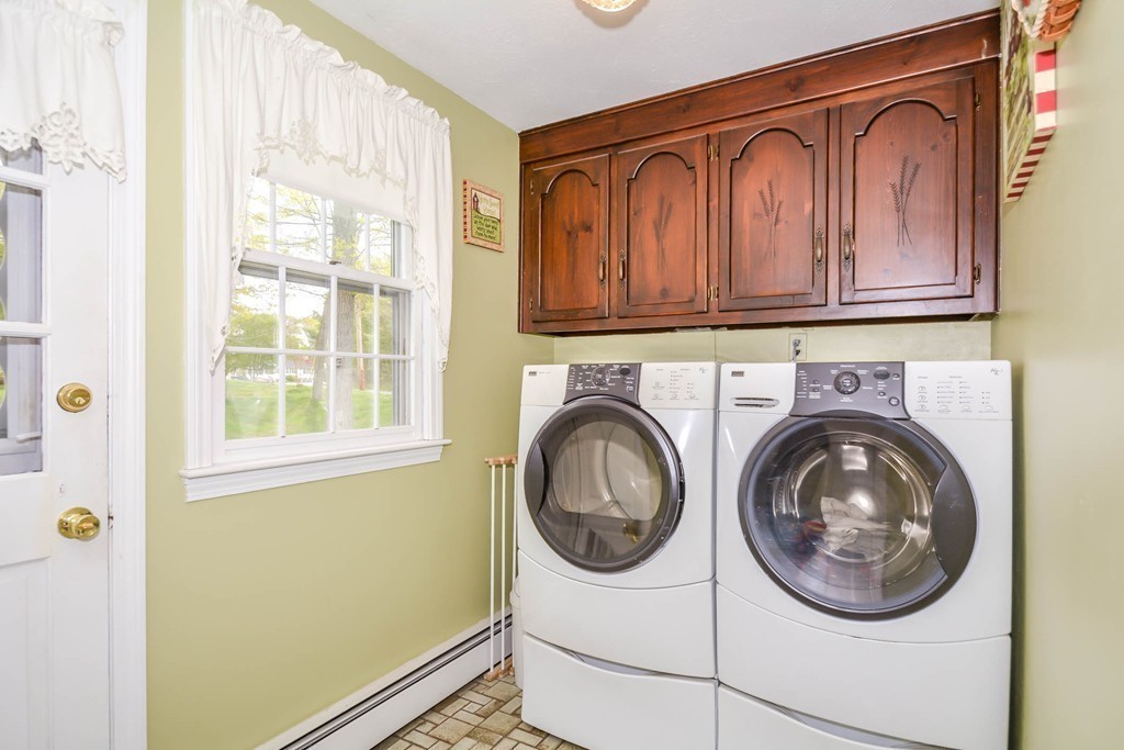 142 Lexington Road Dracut, MA 01826 - Photo 19 of 30 Gallery Image 19