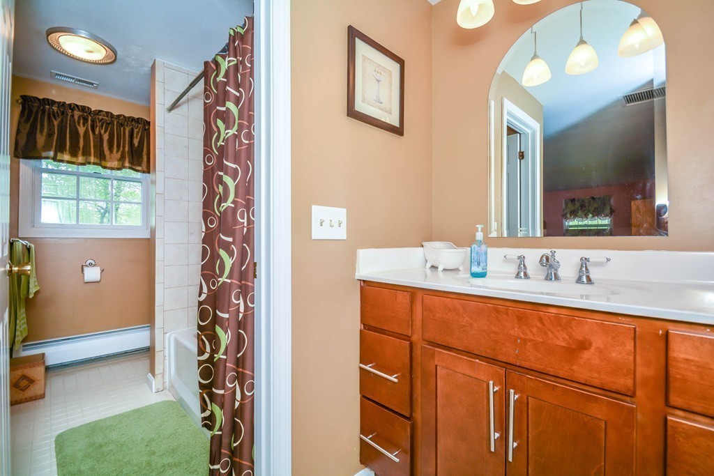 142 Lexington Road Dracut, MA 01826 - Photo 24 of 30 Gallery Image 24
