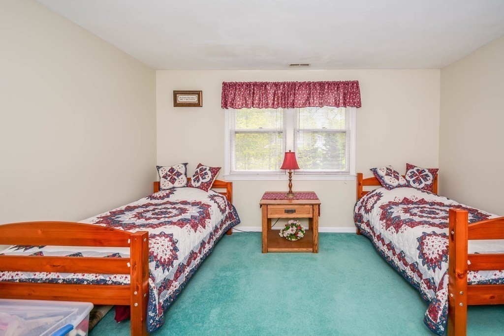 142 Lexington Road Dracut, MA 01826 - Photo 26 of 30 Gallery Image 26