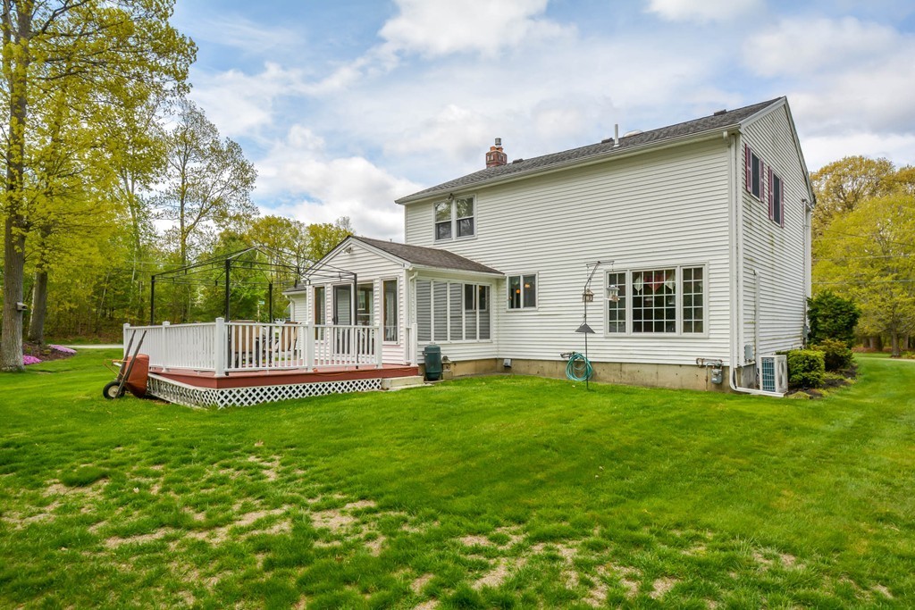 142 Lexington Road Dracut, MA 01826 - Photo 5 of 30 Gallery Image 5