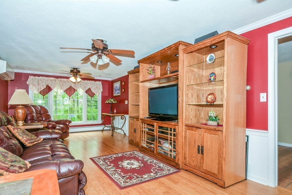 142 Lexington Road Dracut, MA 01826 - Photo 10 of 30 Gallery Image 10