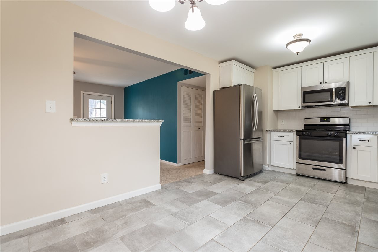 624 Peyton Street Raleigh, NC 27610 - Photo 6 of 21 Kitchen