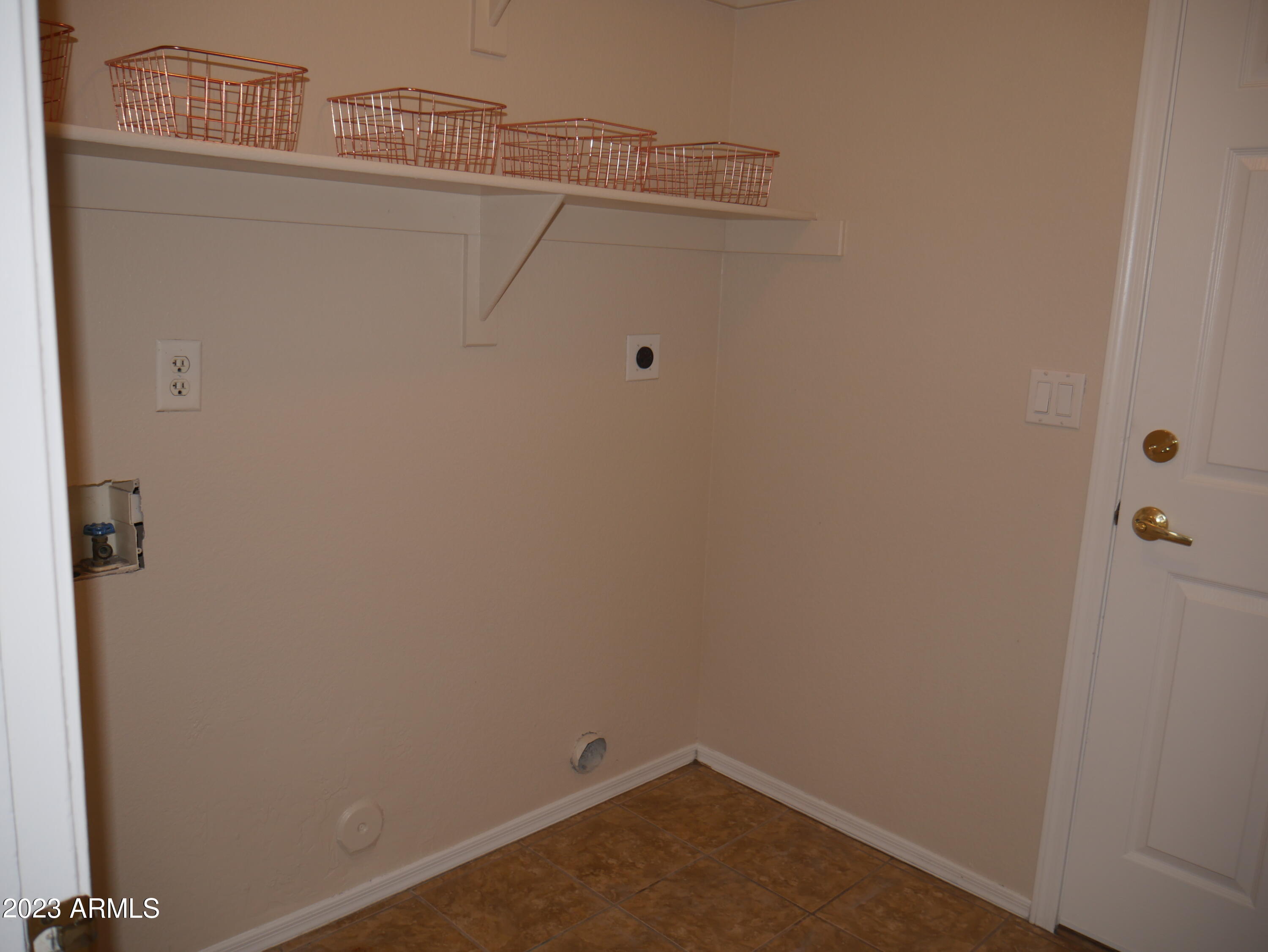 697 South Del Rio Court Apache Junction, AZ 85119 - Photo 15 of 33 laundry