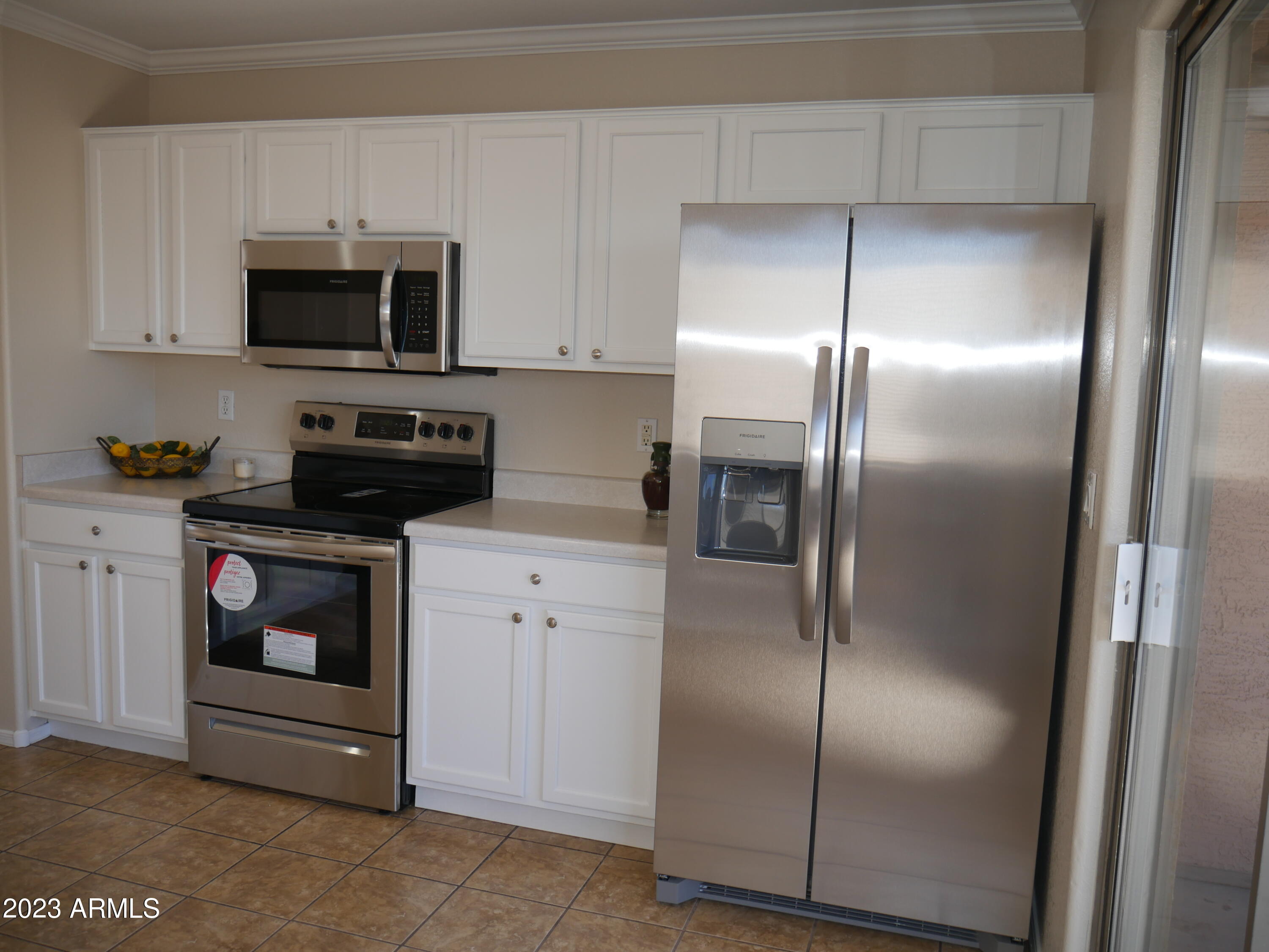 697 South Del Rio Court Apache Junction, AZ 85119 - Photo 2 of 33 New Appliances