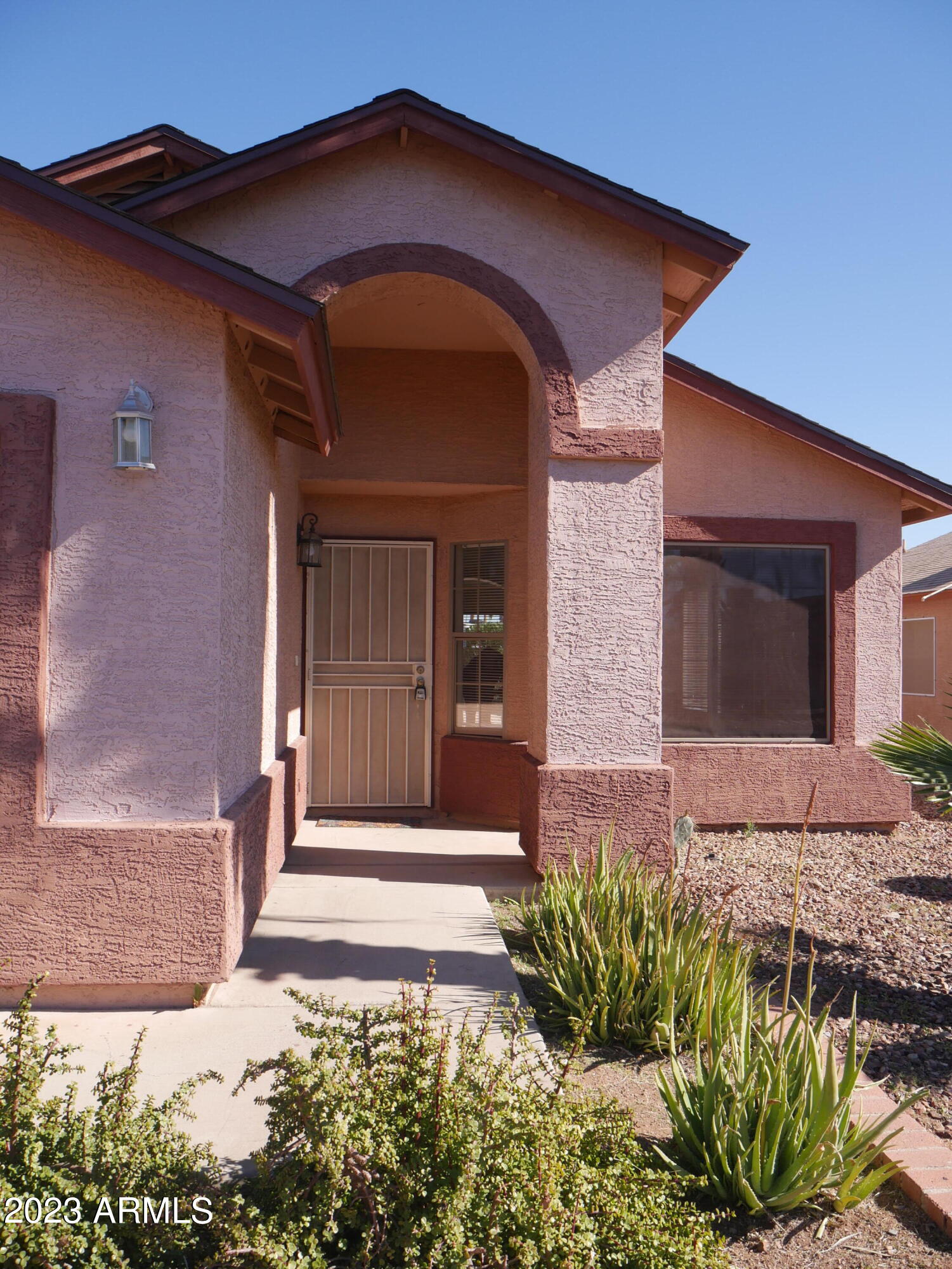 697 South Del Rio Court Apache Junction, AZ 85119 - Photo 30 of 33 Front patio