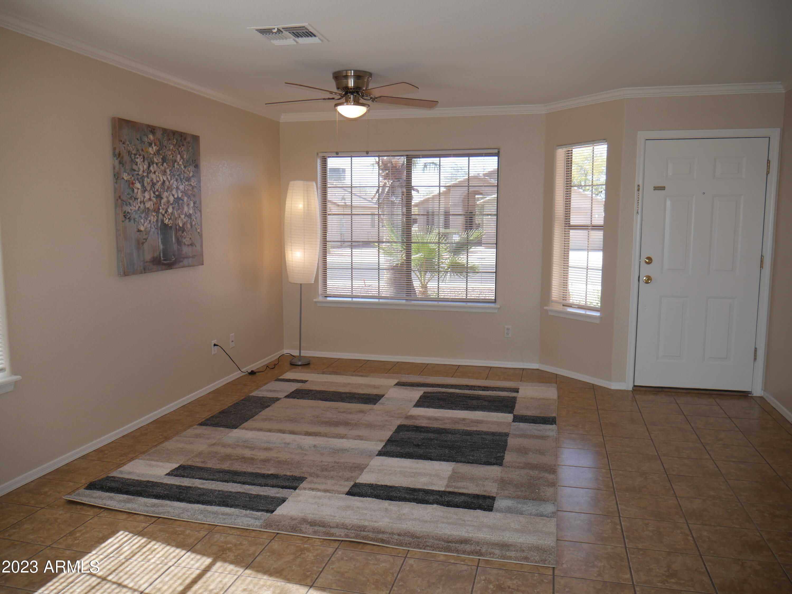 697 South Del Rio Court Apache Junction, AZ 85119 - Photo 5 of 33 living area
