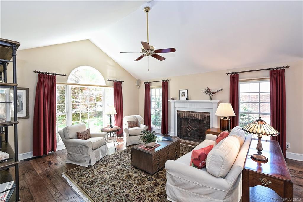 475 Cranborne Chase Fort Mill, SC 29708 - Photo 7 of 36 Gallery Image 7