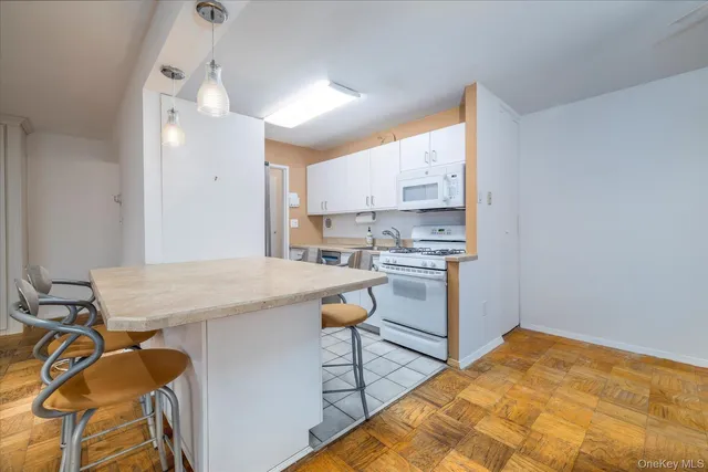 $3,750 | 420 Shore Road, Unit 1F, Long Beach, NY 11561