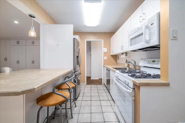 $3,750 | 420 Shore Road, Unit 1F, Long Beach, NY 11561