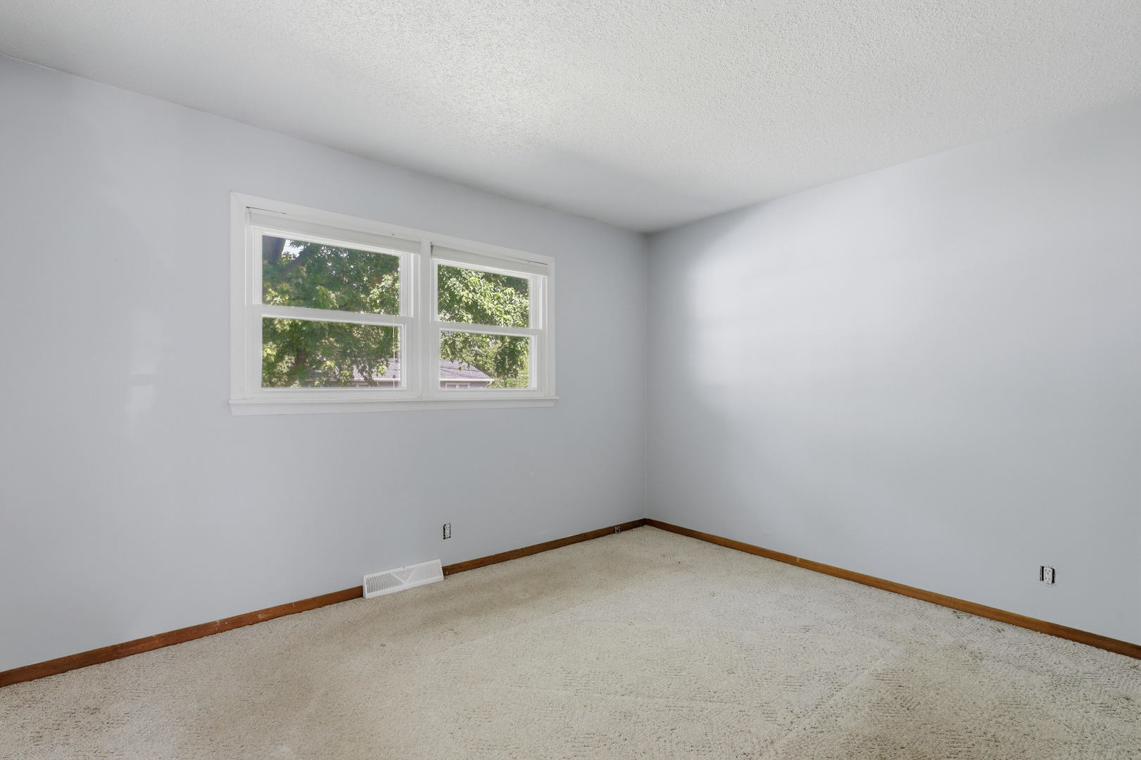 4718 North Ripley Street Davenport, IA 52806 - Photo 16 of 41