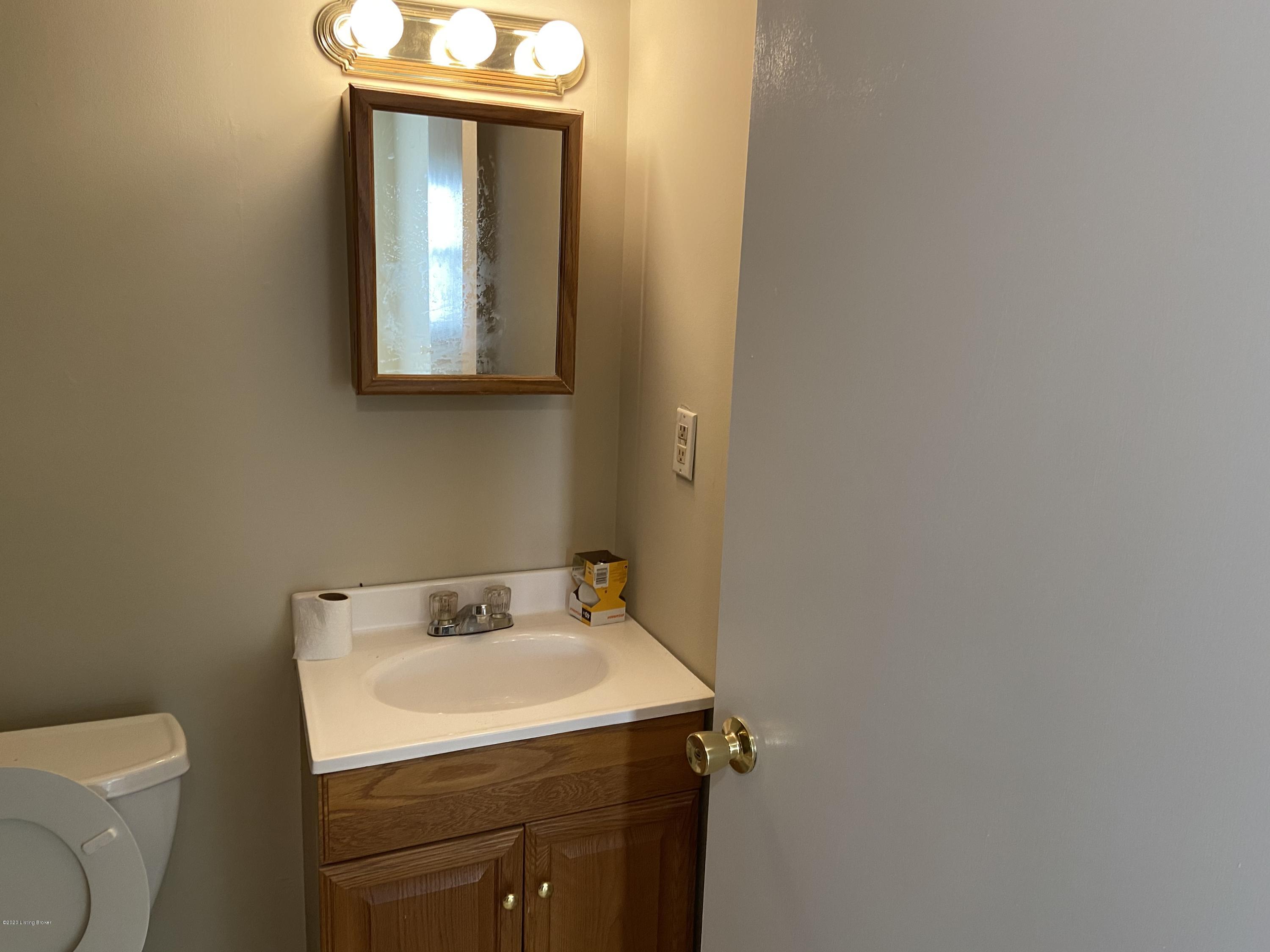 11214 Torrington Road Louisville, KY 40272 - Photo 6 of 9 IMG_0386