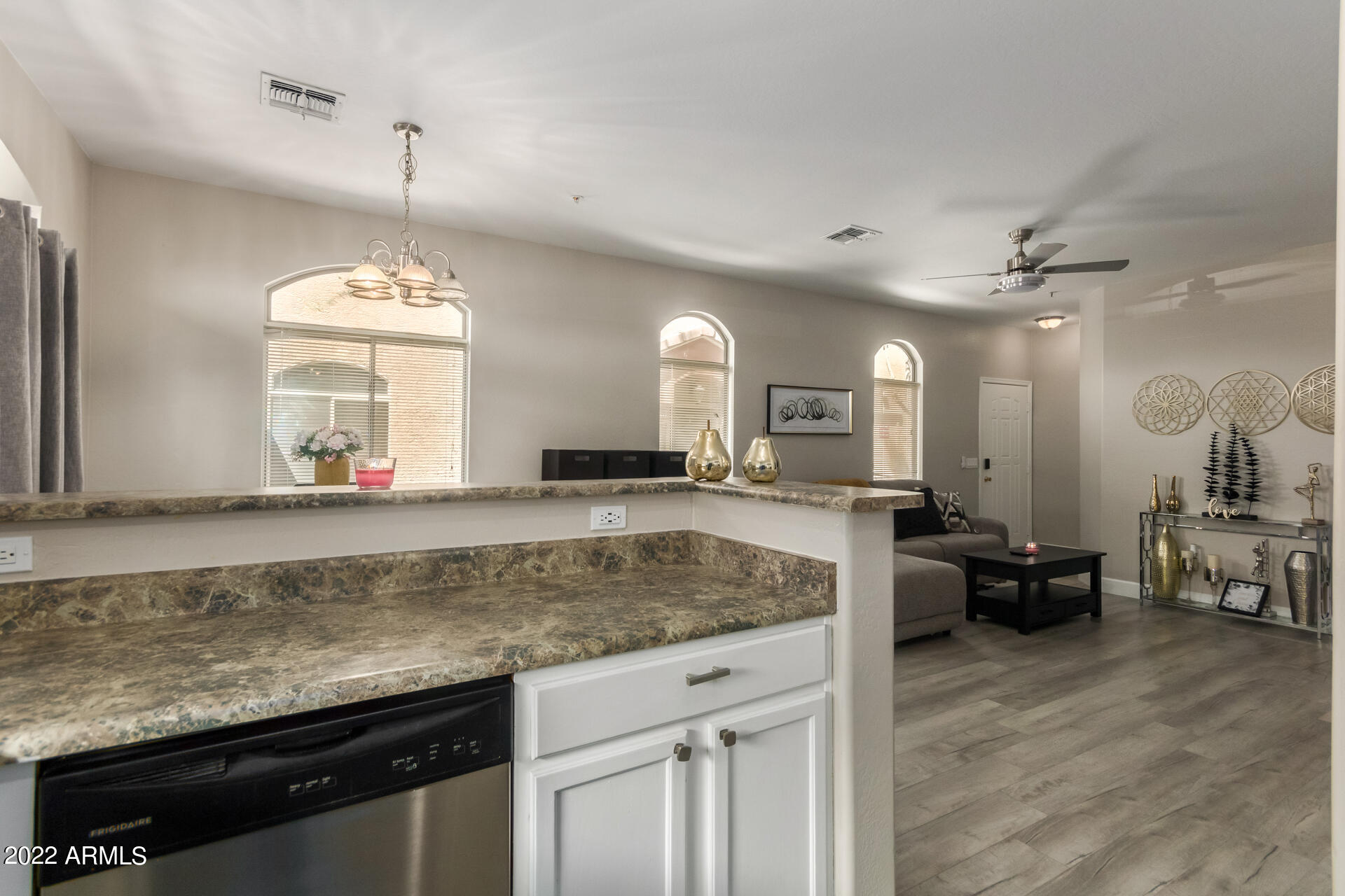 2150 East Bell Road, Unit 1010 Phoenix, AZ 85022 - Photo 12 of 31 15- Bell