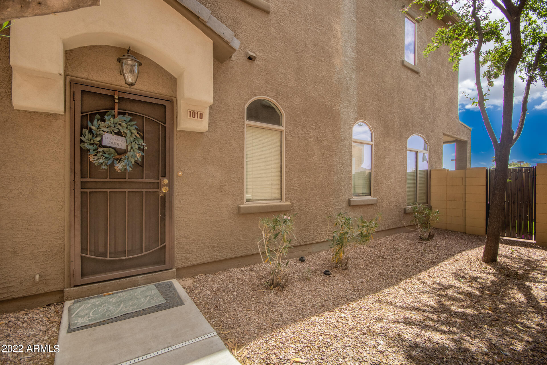 2150 East Bell Road, Unit 1010 Phoenix, AZ 85022 - Photo 2 of 31 04- Bell