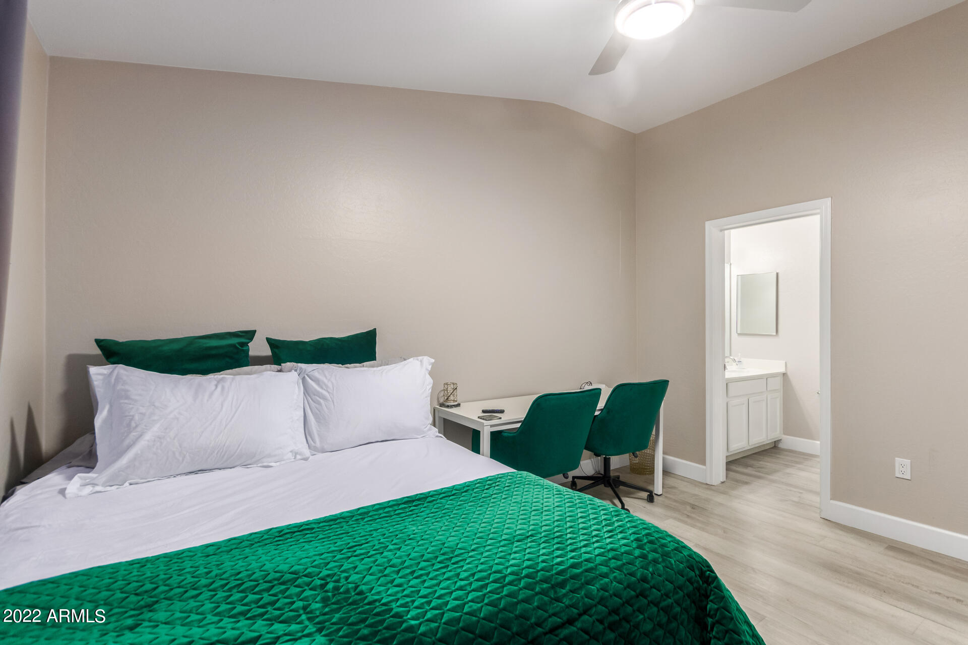 2150 East Bell Road, Unit 1010 Phoenix, AZ 85022 - Photo 22 of 31 26- Bell
