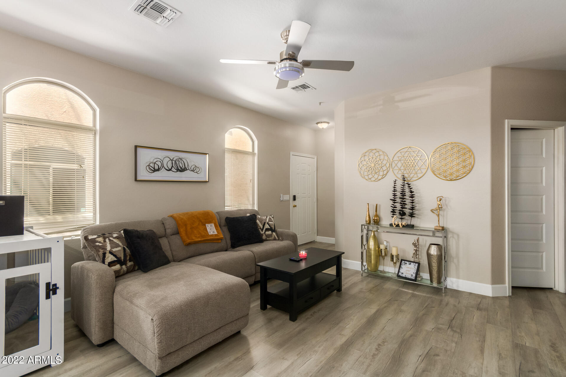 2150 East Bell Road, Unit 1010 Phoenix, AZ 85022 - Photo 5 of 31 08- Bell