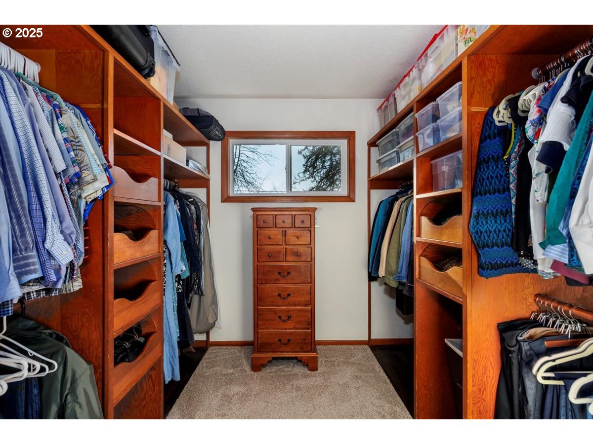 13025 Southwest Davies Road Beaverton, OR 97008 - Photo 15 of 38 Gallery Image 15