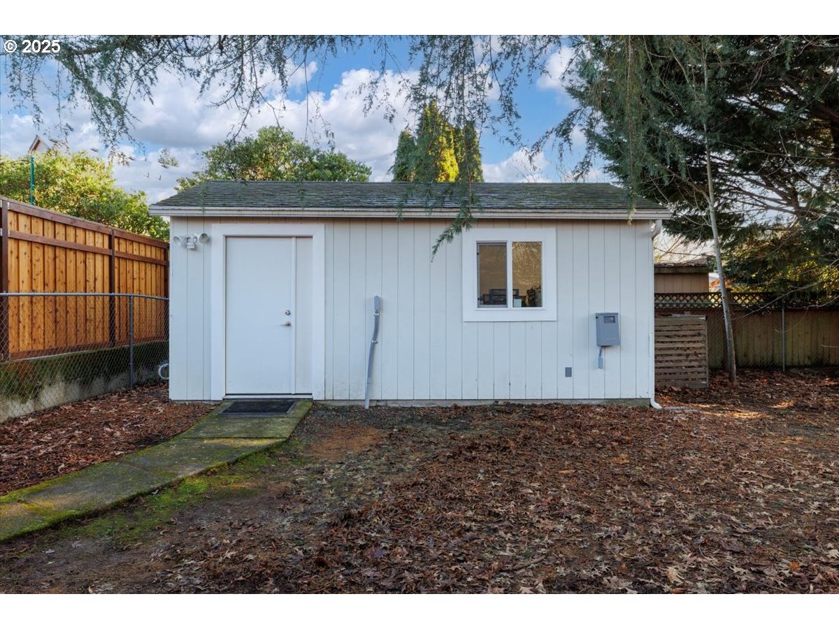 13025 Southwest Davies Road Beaverton, OR 97008 - Photo 22 of 38 Shop