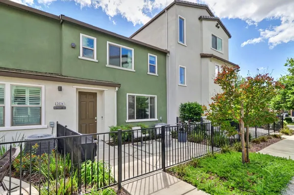 $412,000 | 3034 Mesmerizing Walk, Sacramento, CA 95835