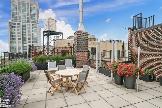 a view of outdoor space