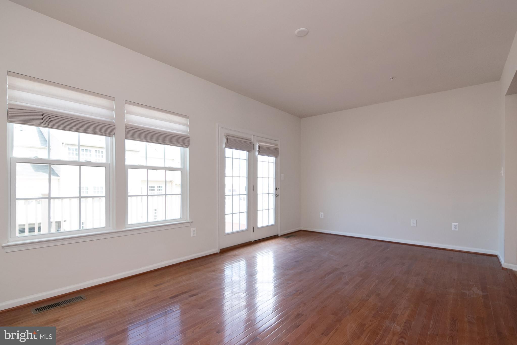 2074 Spring Run Circle Frederick, MD 21702 - Photo 14 of 39 Gallery Image 14