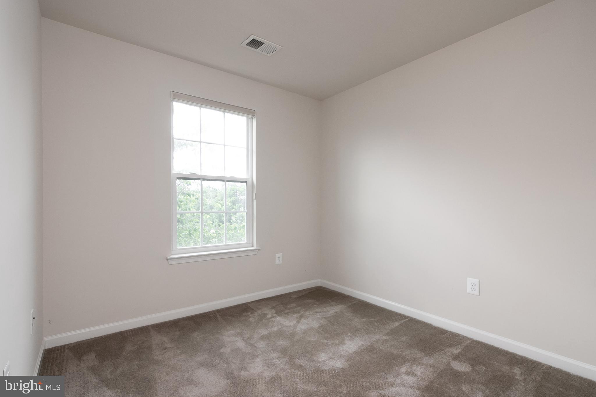 2074 Spring Run Circle Frederick, MD 21702 - Photo 20 of 39 Gallery Image 20