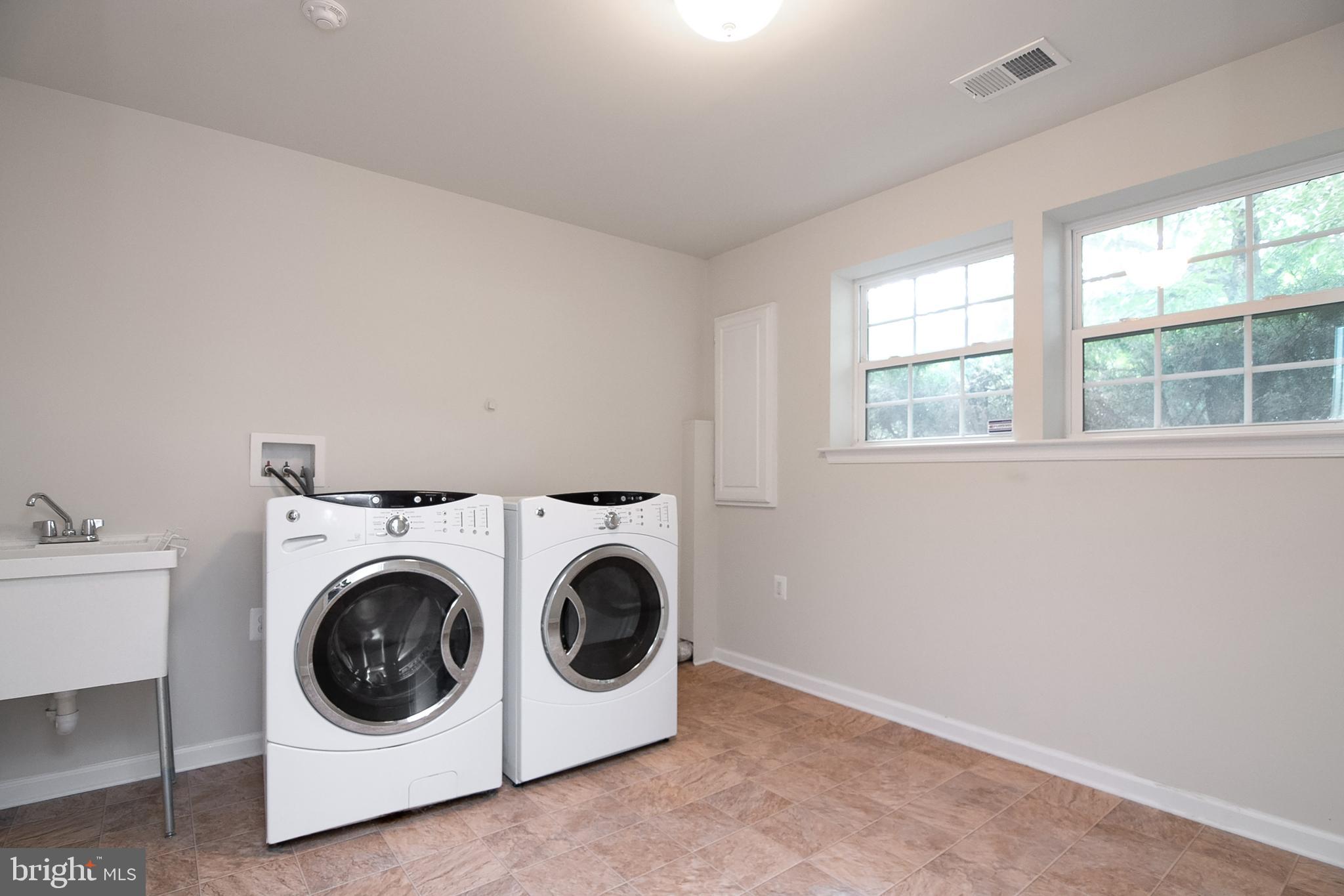 2074 Spring Run Circle Frederick, MD 21702 - Photo 27 of 39 Gallery Image 27