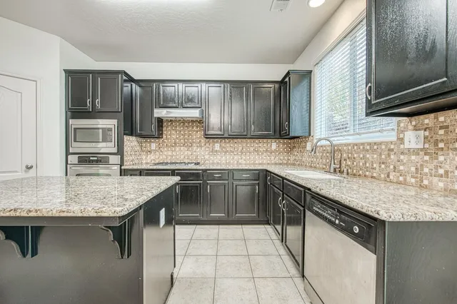 $410,000 | 4386 West Artemisa Drive, Fresno, CA 93722