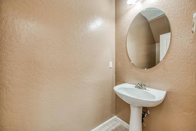 $410,000 | 4386 West Artemisa Drive, Fresno, CA 93722