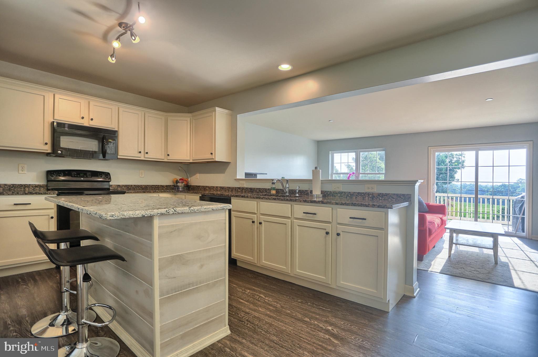 514 White Chapel Road Lancaster, PA 17603 - Photo 3 of 15 Kitchen